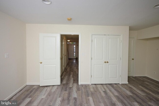 Building Photo - 43259 Sunderleigh Square