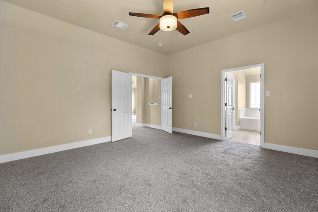 Building Photo - 10128 Channel Island Dr