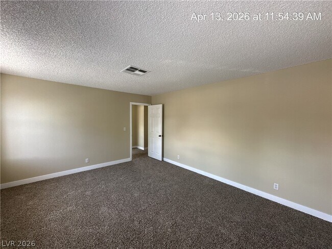 Building Photo - 115 Hanover Dr