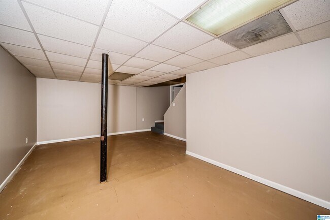 Building Photo - 5422 Pine Rd