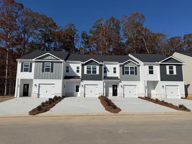 Building Photo - Belcourt Landing