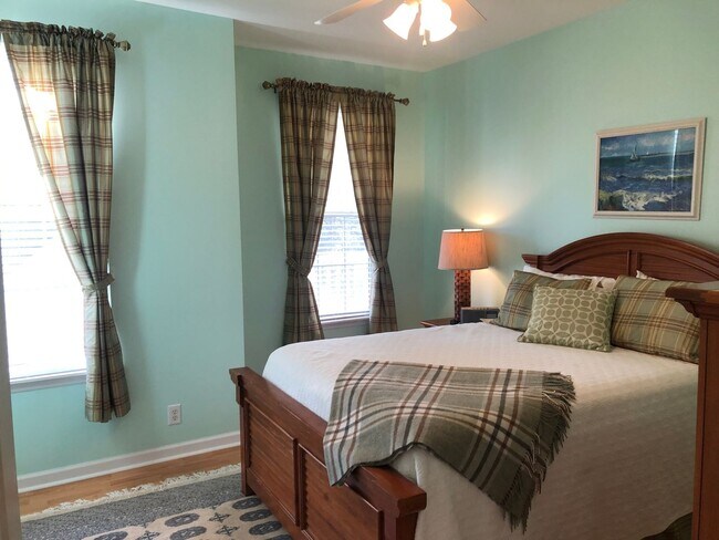 Building Photo - 4430 Lady Banks Ln