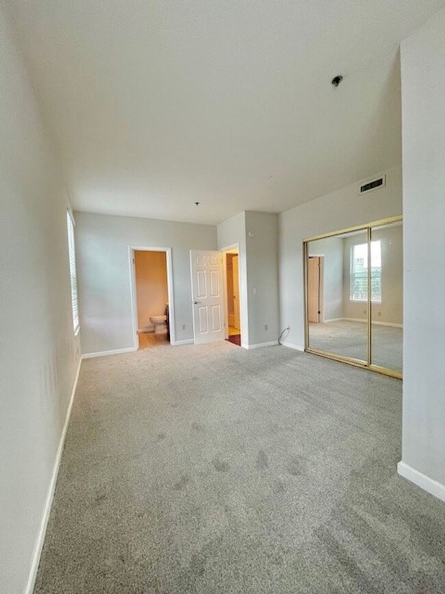 Building Photo - 2 Bedroom, 2 Bath - Second Floor, San Jose...