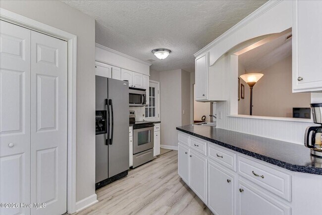 Building Photo - 135 Summerfield Cir