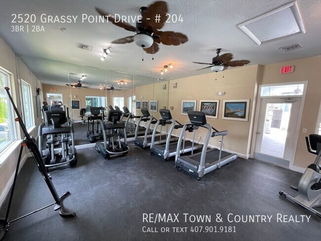 Building Photo - 2520 Grassy Point Dr