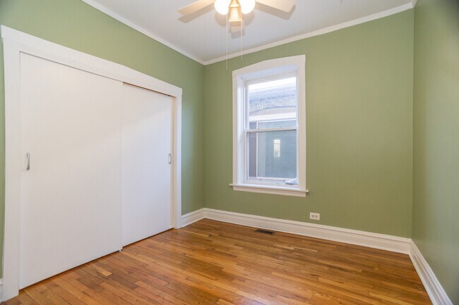 Building Photo - 3033 W Gunnison St