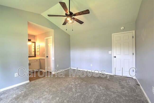 Building Photo - 17 Woolridge Way
