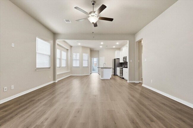 Building Photo - 3916 Ford Dr