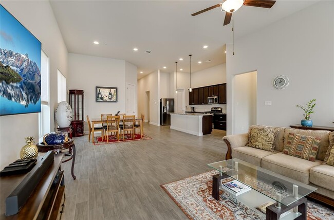 Building Photo - 600 C-Bar Ranch Trl
