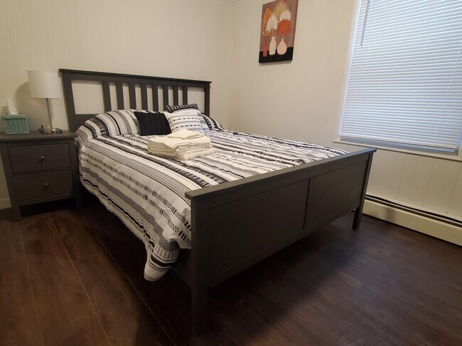 Bedroom #1 Queen bed - 87 Vinton St