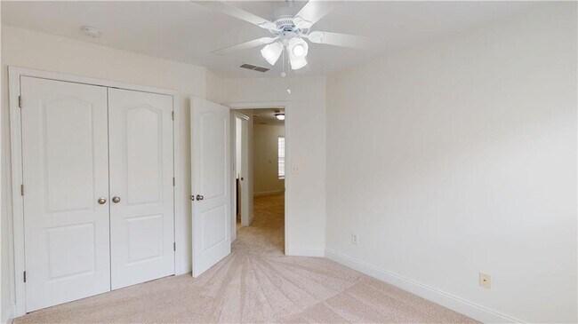 Building Photo - 3249 Brockenhurst Dr