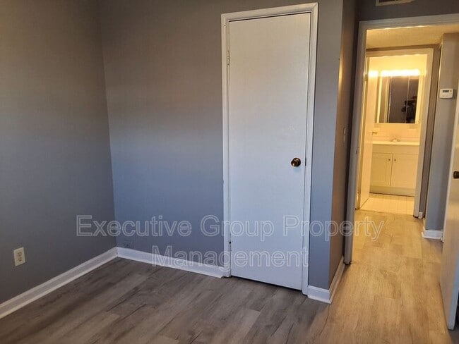 Building Photo - 345-14 ELMWOOD DRIVE