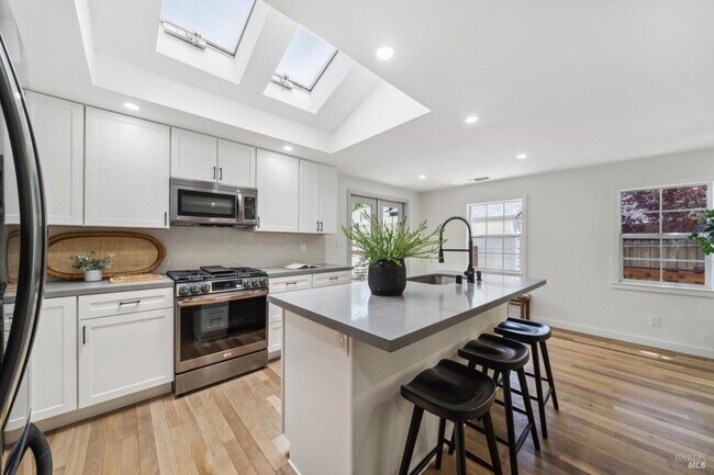 Building Photo - 2188 First Ave