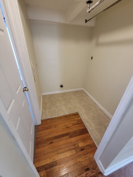 Building Photo - 504 Blue Ridge Blvd