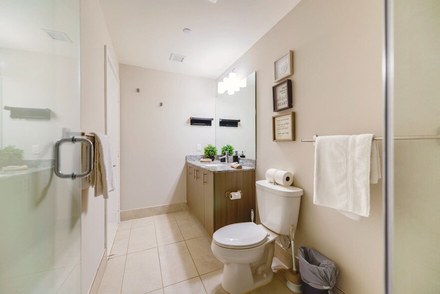 Building Photo - 5350 NW 84th Ave