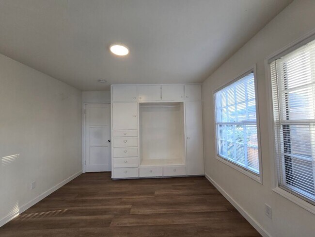 Building Photo - Bright & Remodeled Single-Family Home with Detached Garage