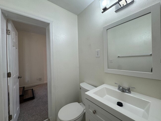 Building Photo - Ready Now! 4/2 Single Family Home in Arlington!