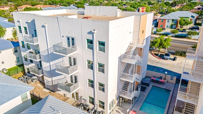 Building Photo - 502 Shiloh Dr