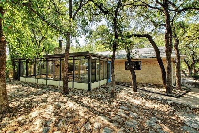 Building Photo - 308 Sequoia Trail
