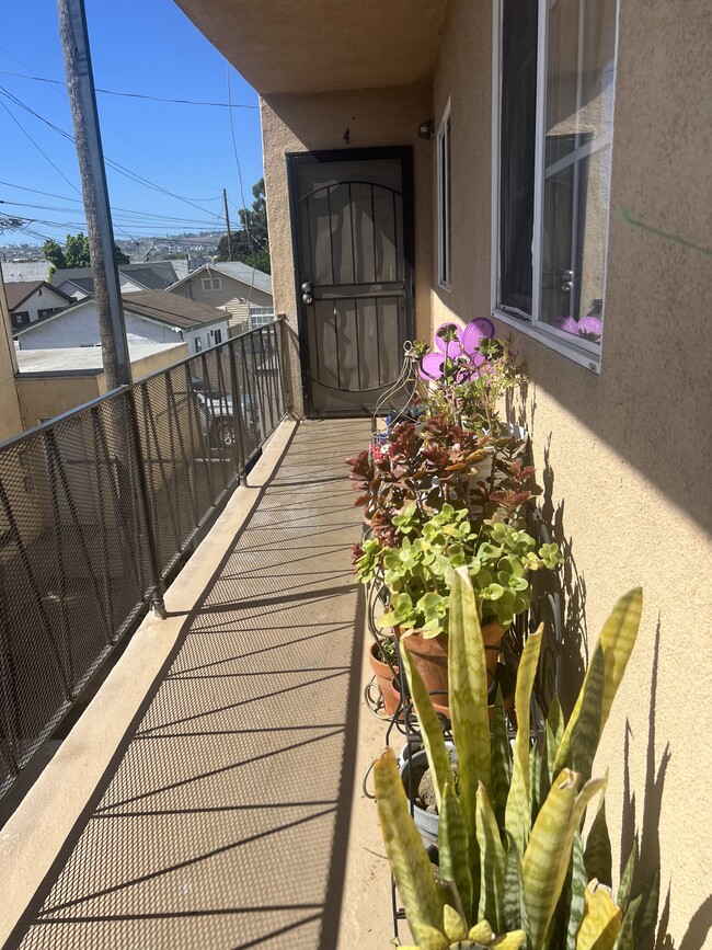 Building Photo - 811 S Centre St