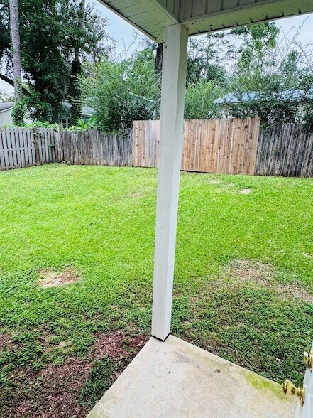 Building Photo - 924 Ashburn Dr