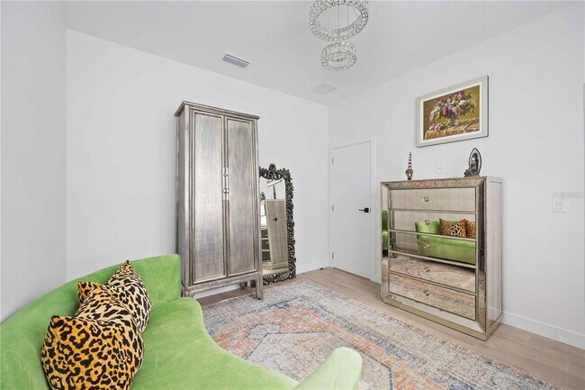 Building Photo - 7520 N Coolidge Ave