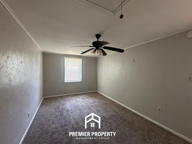 Building Photo - Move-In Ready 4 Bedroom Rental in 38134 Ã¢?? Hardwood Floors & Open Kitchen