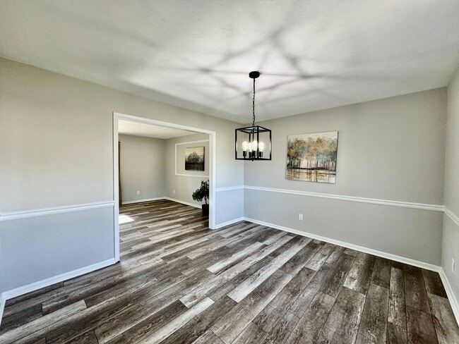 Building Photo - READY NOW!! Updated 5-Bedroom Home w/Fenced Backyard, Attached Garage  & Sunroom - Pet Friendly!