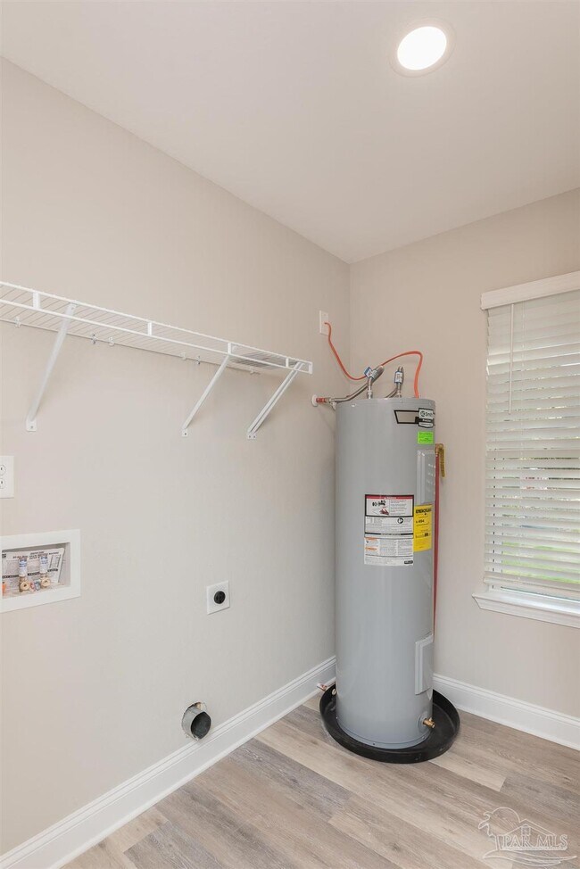 Building Photo - 8570 Stockdale Ave