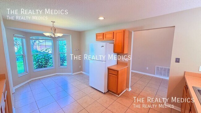 Building Photo - 2837 River Ridge Dr