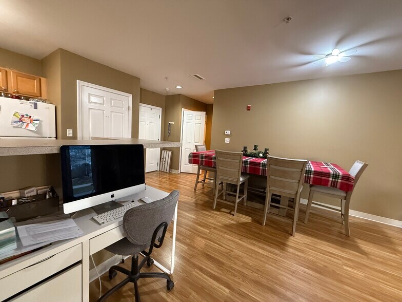 Building Photo - 211 Central St