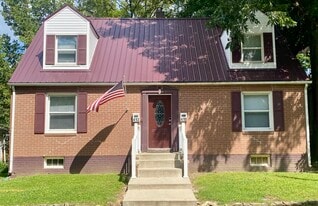 Building Photo - 412 N 9th St