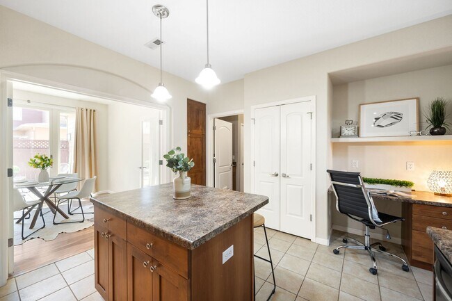 Building Photo - Spacious 3BR + Loft in the Palomino Park C...