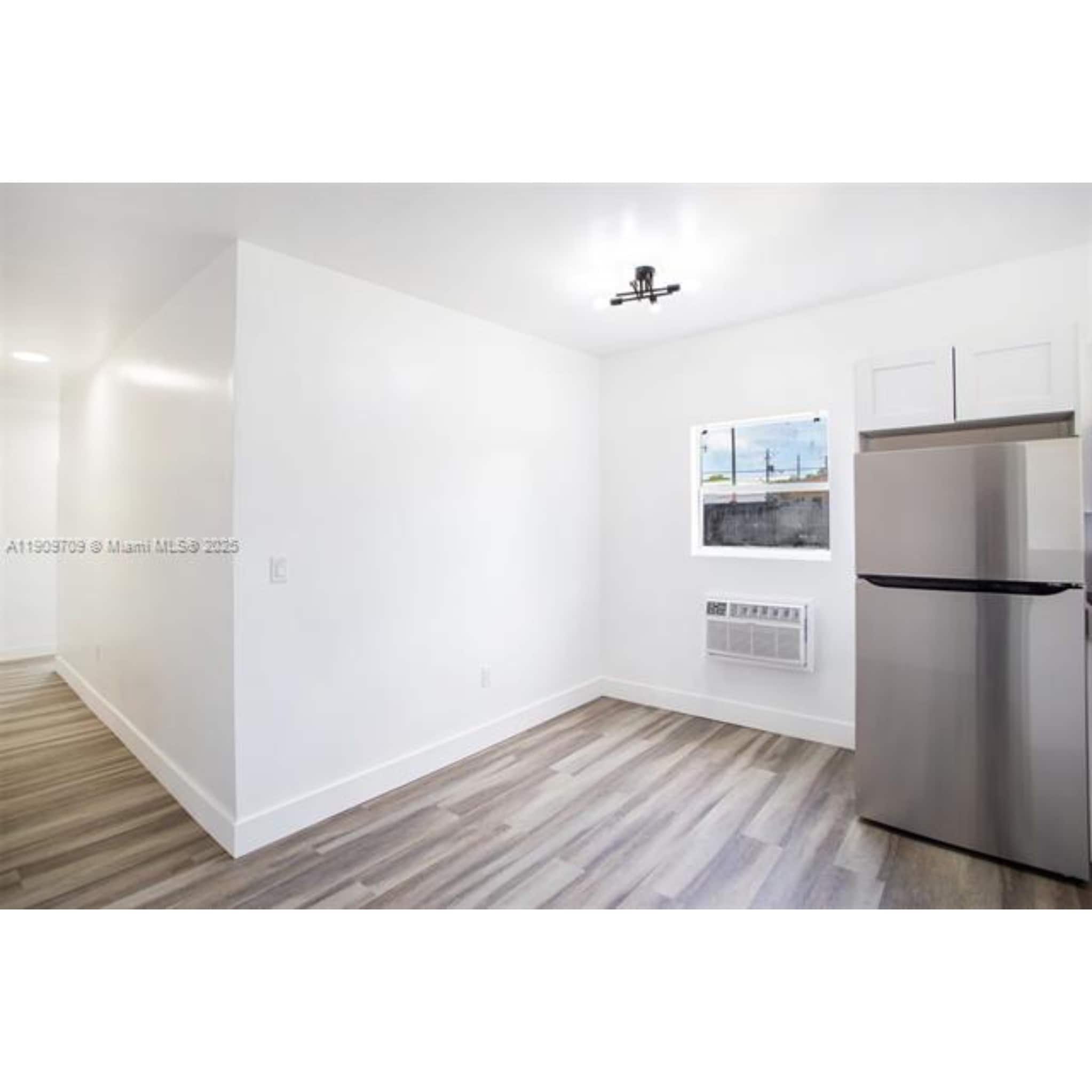 Building Photo - 2424 NW 7th Ct