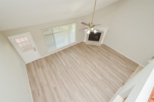 Building Photo - 2119 Landcircle Ct