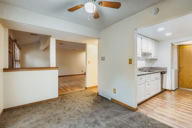 Building Photo - Stunning 3/2.5 home in Arvada!