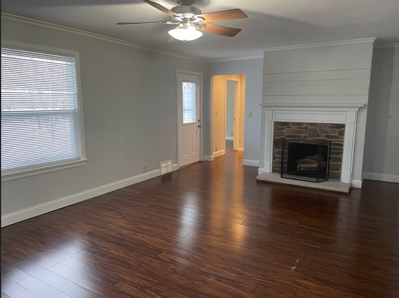 Front room - 282 N Franklin St