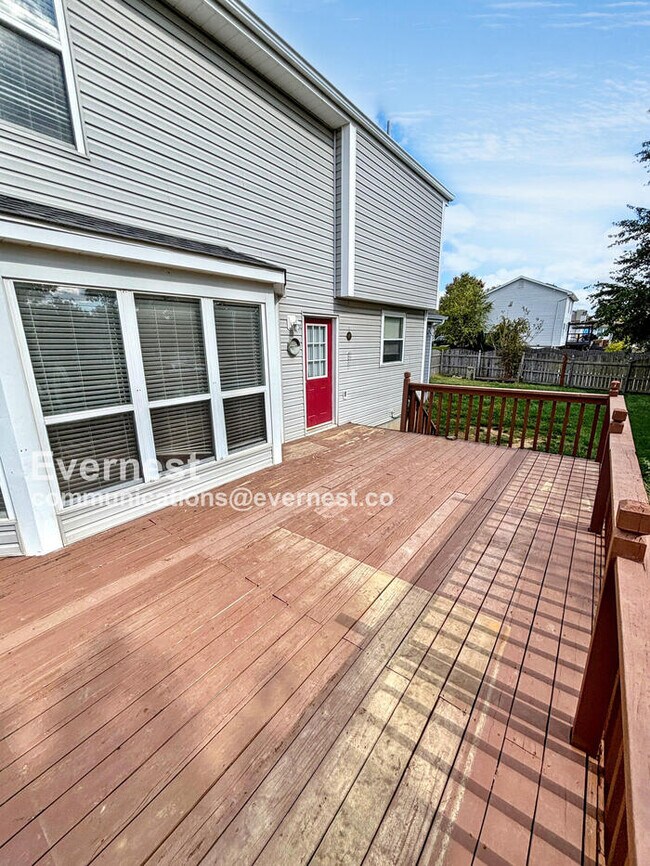 Building Photo - 823 Haversham Dr