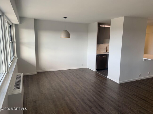 Building Photo - 10 Ocean Blvd