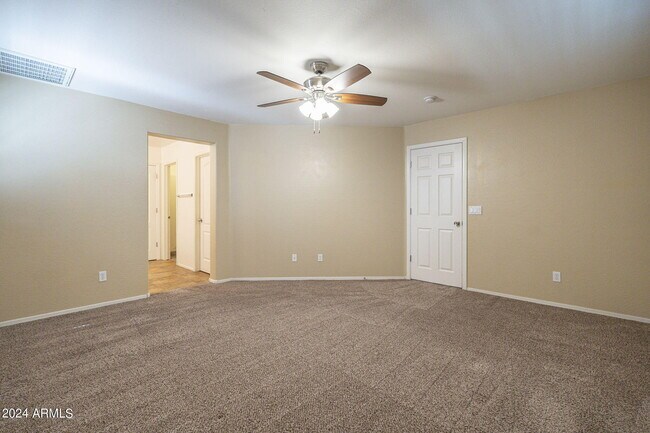 Building Photo - 2873 E Bart St