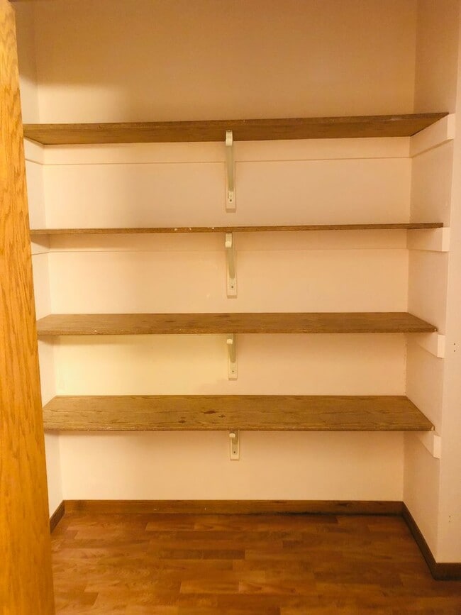 Building Photo - 14 9th Ave SE