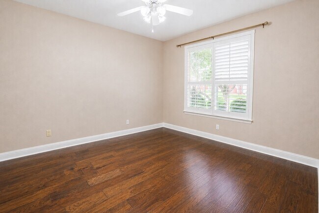 Building Photo - 4453 Red Barn Dr