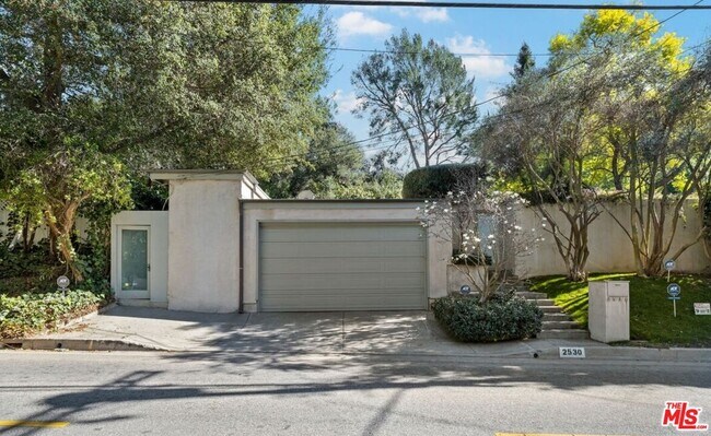 Primary Photo - 2530 Hutton Dr