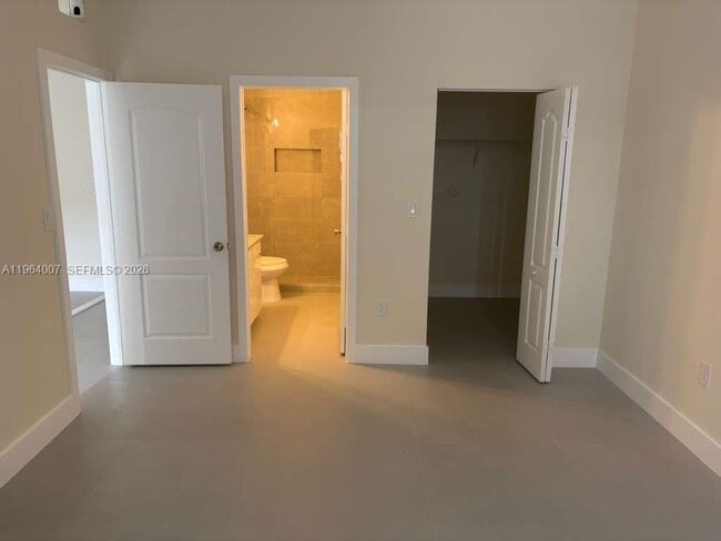 Building Photo - 1663 SE 27th Dr