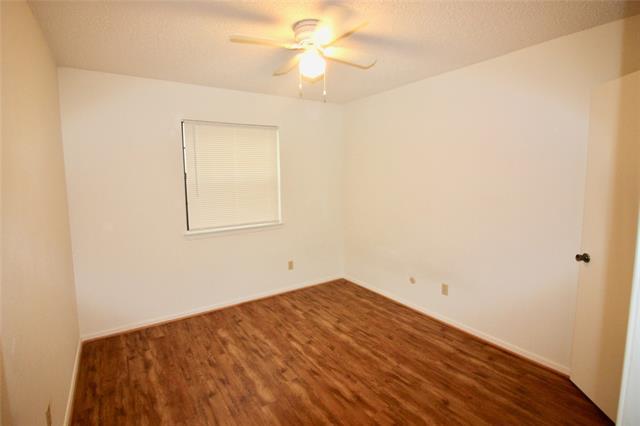 Building Photo - 511 W Oak St