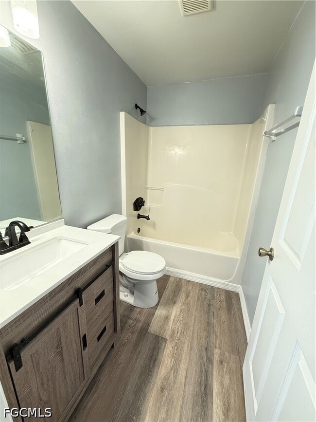 Building Photo - 107 Harold Ave S