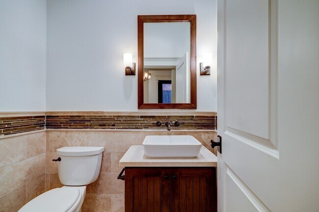 Building Photo - 2409 Morse St