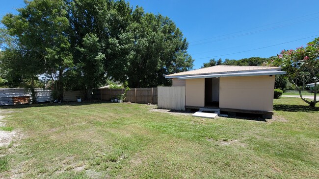 Building Photo - Nice 2bed/ 1 bath in Sarasota ~ Tallevast ...