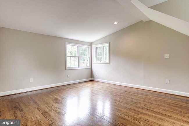 Building Photo - 5013 Brookdale Rd