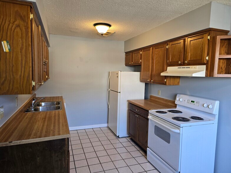 Building Photo - 1414 E O St